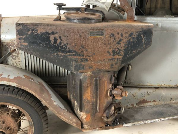 Ford Model A 1932 104704