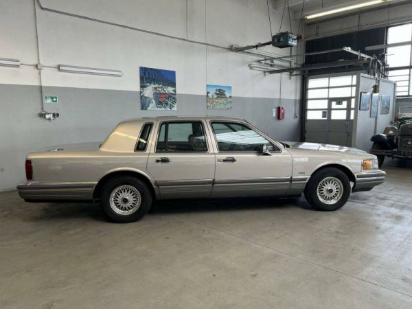 Lincoln Town Car 1990 78615