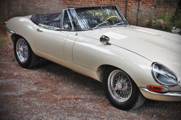Jaguar E-Type 4.2 1965 34039