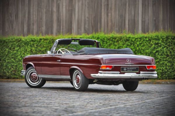 Mercedes-Benz 220 SE b 1961 126157