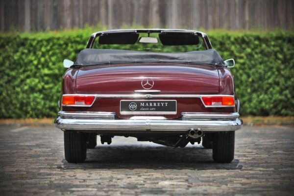 Mercedes-Benz 220 SE b 1961 126158
