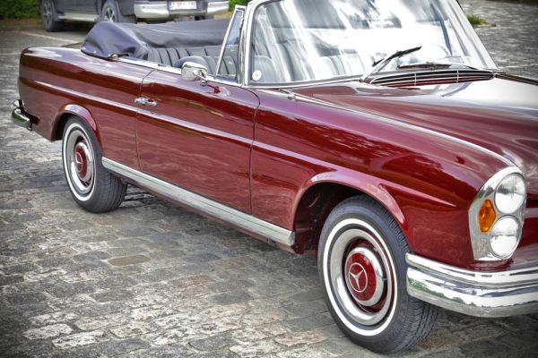 Mercedes-Benz 220 SE b 1961 126167