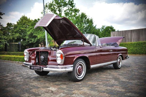Mercedes-Benz 220 SE b 1961 126170