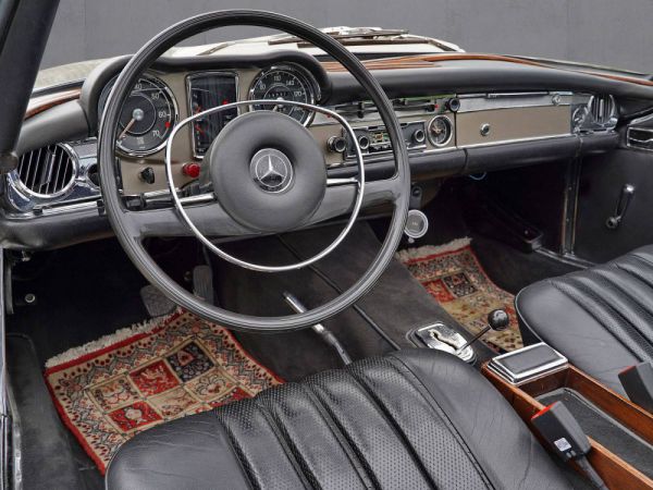 Mercedes-Benz 280 SL 1968 40707