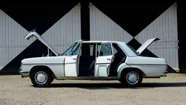 Mercedes-Benz 200 D 1971 30592