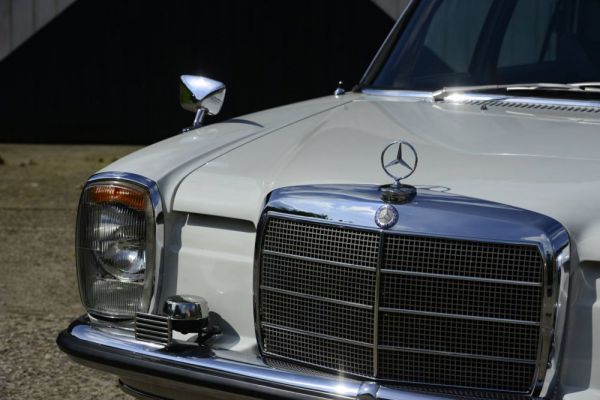 Mercedes-Benz 200 D 1971 30593