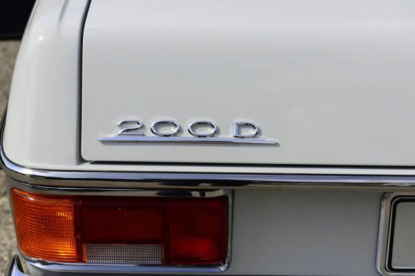 Mercedes-Benz 200 D 1971 30594