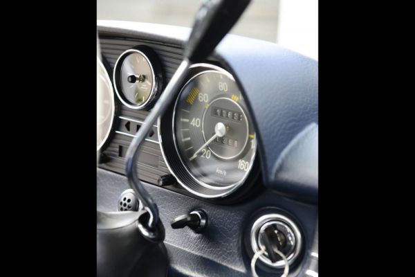 Mercedes-Benz 200 D 1971 30601