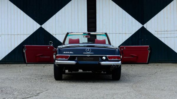 Mercedes-Benz 230 SL 1967 30604