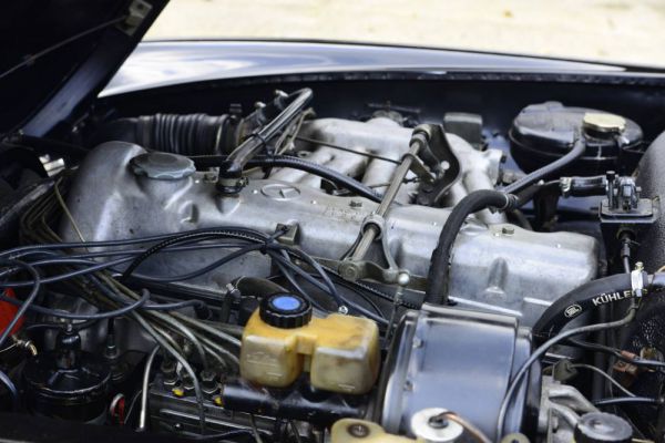 Mercedes-Benz 230 SL 1967 30610