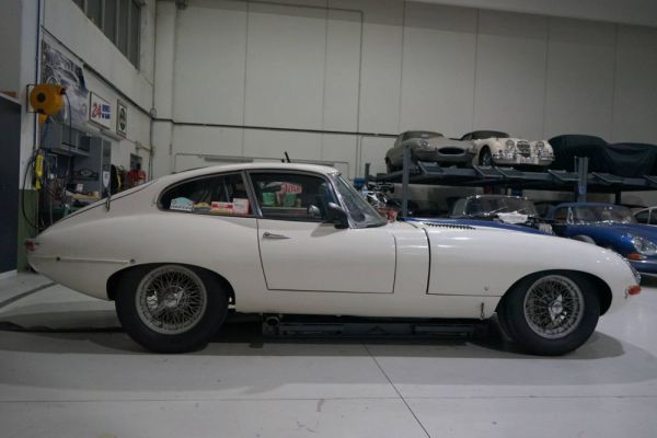 Jaguar E-Type 3.8 1964 123806