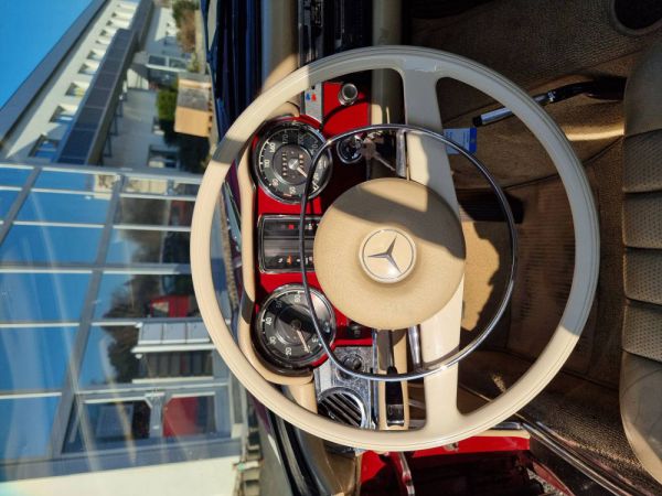 Mercedes-Benz 280 SL 1969 88796