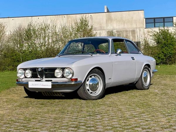 Alfa Romeo 1750 GT Veloce 1968 122208