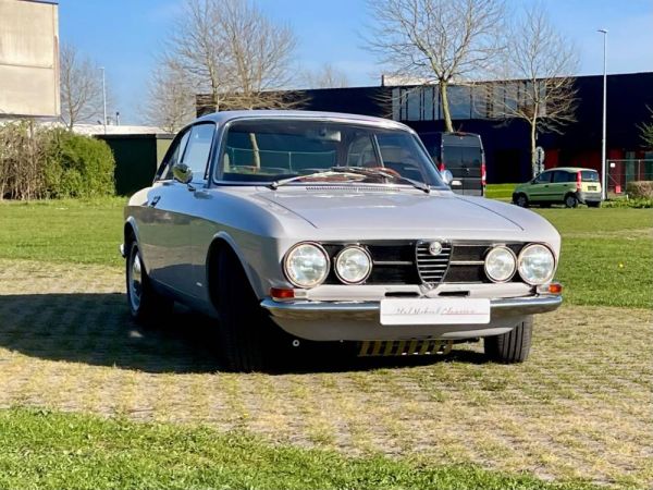 Alfa Romeo 1750 GT Veloce 1968 122211