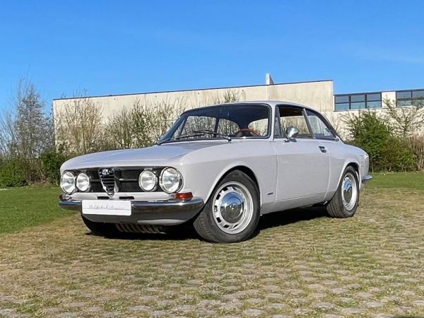 Alfa Romeo 1750 GT Veloce 1968 122212