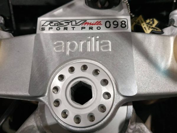 Aprilia RSV Mille 1999 114007