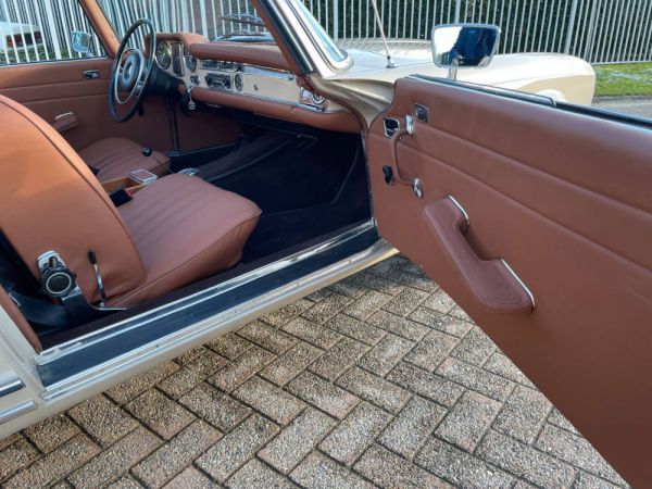 Mercedes-Benz 280 SL 1969 26271