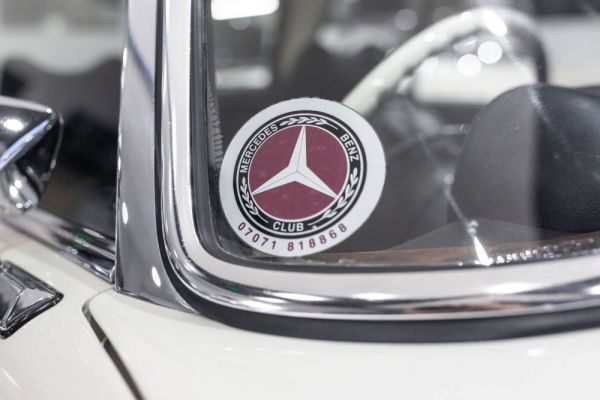 Mercedes-Benz 280 SL 1969 25598