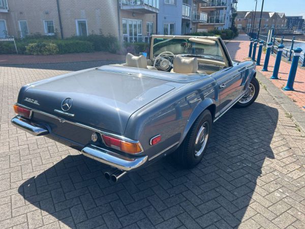 Mercedes-Benz 280 SL 1971 25609