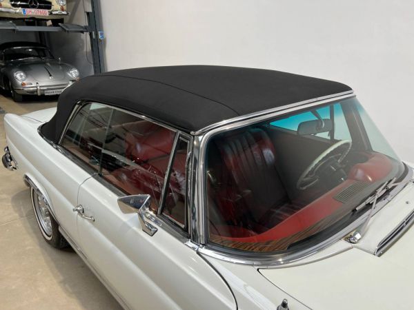 Mercedes-Benz 280 SE 1969 25471