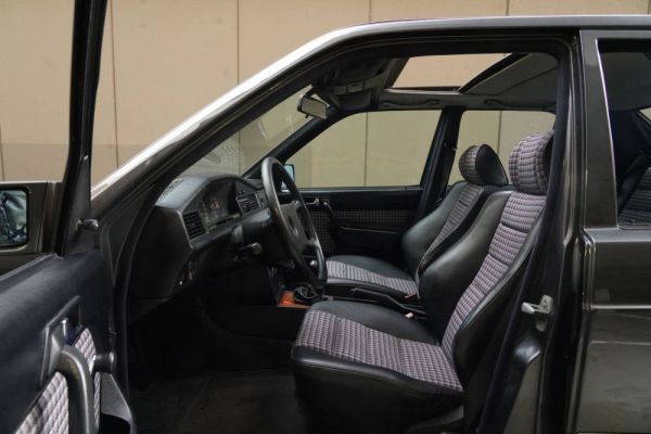 Mercedes-Benz 190 E 2.3-16 1984 117565