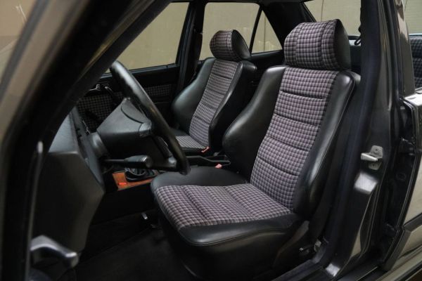 Mercedes-Benz 190 E 2.3-16 1984 117566