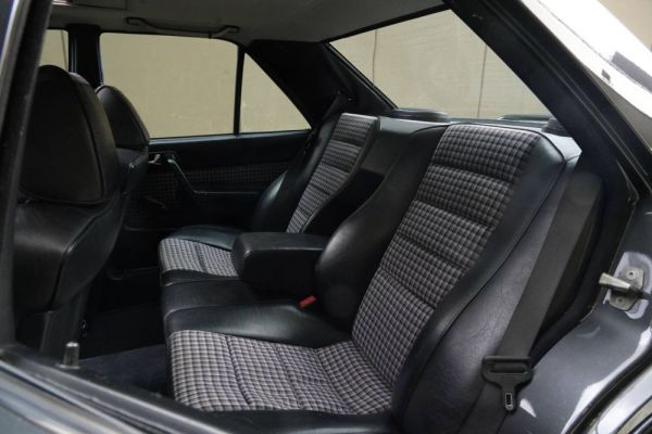 Mercedes-Benz 190 E 2.3-16 1984 117567