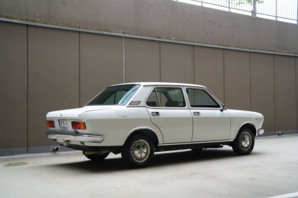 Fiat 132 1974 117574