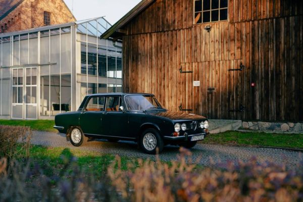 Alfa Romeo 1750 Berlina 1970 120805