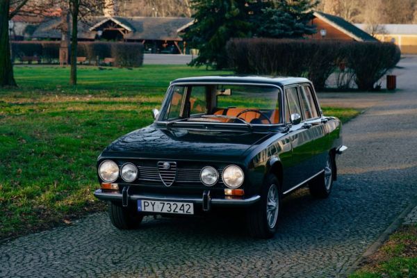 Alfa Romeo 1750 Berlina 1970 120806