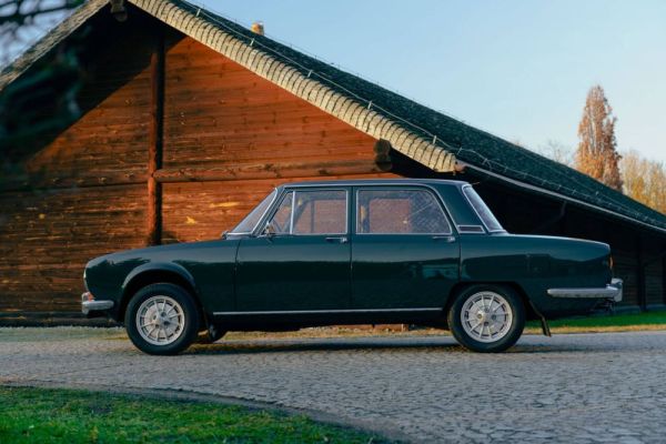 Alfa Romeo 1750 Berlina 1970 120810