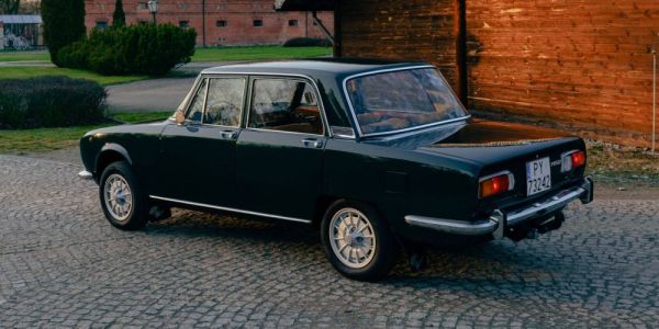 Alfa Romeo 1750 Berlina 1970 120812