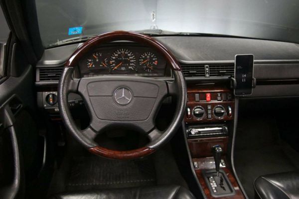 Mercedes-Benz E 320 1996 24151