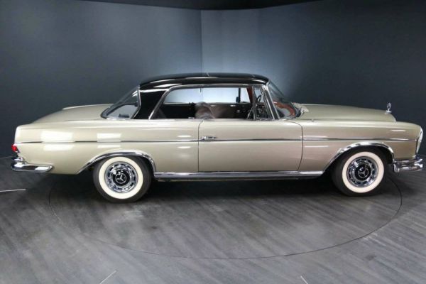 Mercedes-Benz 300 SE 1965 24222