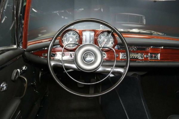 Mercedes-Benz 300 SE 1965 24228