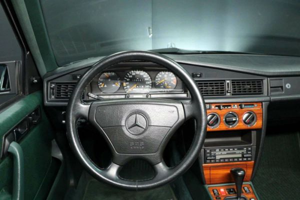 Mercedes-Benz 190 E 3.2 AMG 1992 24300