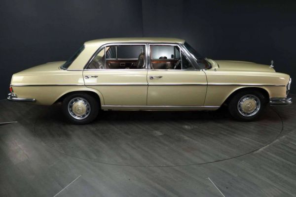 Mercedes-Benz 300 SEL 6.3 1970 24501