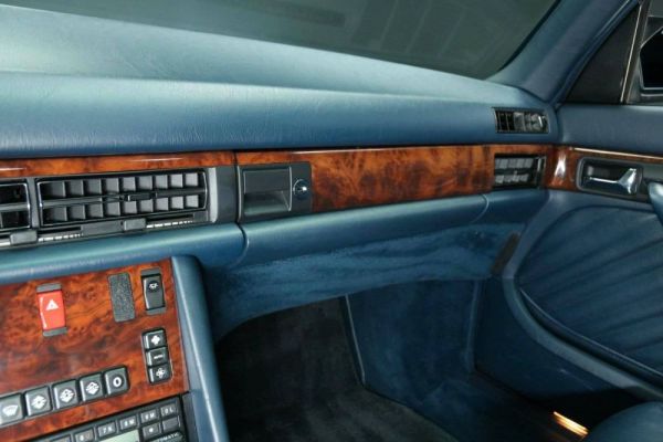 Mercedes-Benz 560 SEL 1990 109572