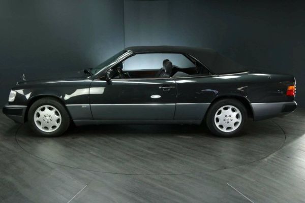 Mercedes-Benz 300 CE-24 1993 125385