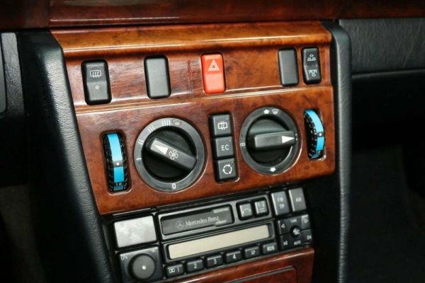 Mercedes-Benz 300 CE-24 1993 125396