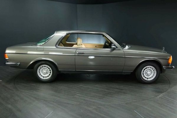 Mercedes-Benz 280 CE 1984 127973