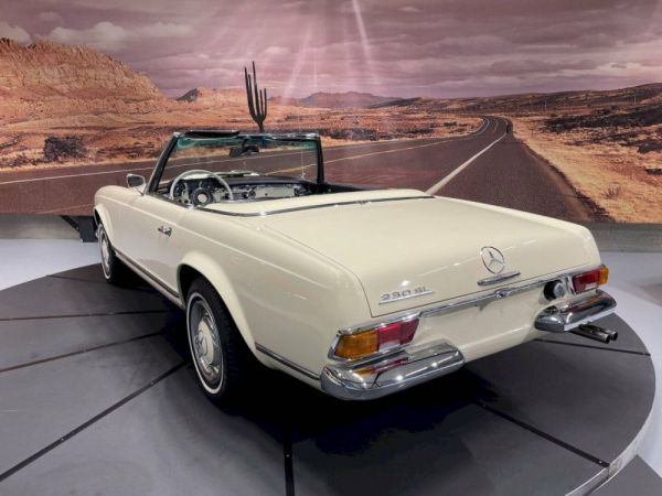 Mercedes-Benz 230 SL 1967 23951