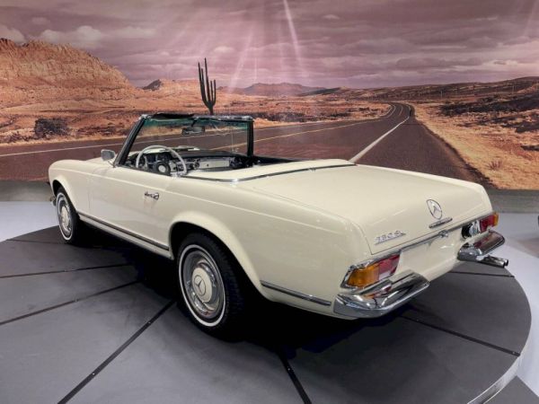 Mercedes-Benz 230 SL 1967 23953