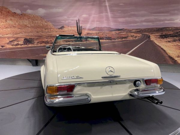Mercedes-Benz 230 SL 1967 23954