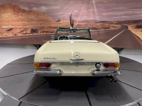 Mercedes-Benz 230 SL 1967 23956