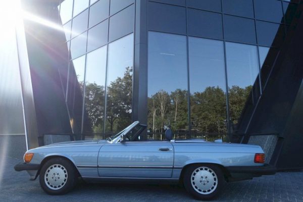 Mercedes-Benz 560 SL 1987 24046