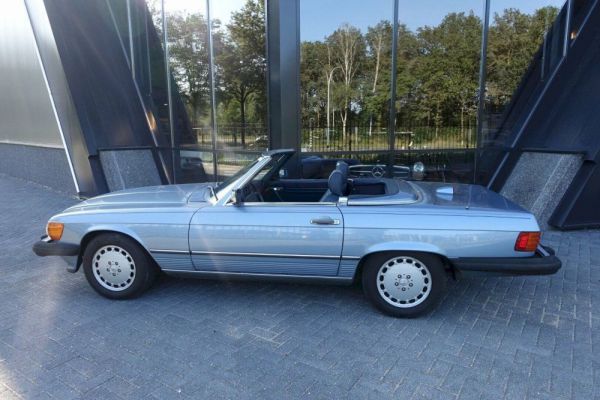Mercedes-Benz 560 SL 1987 24047