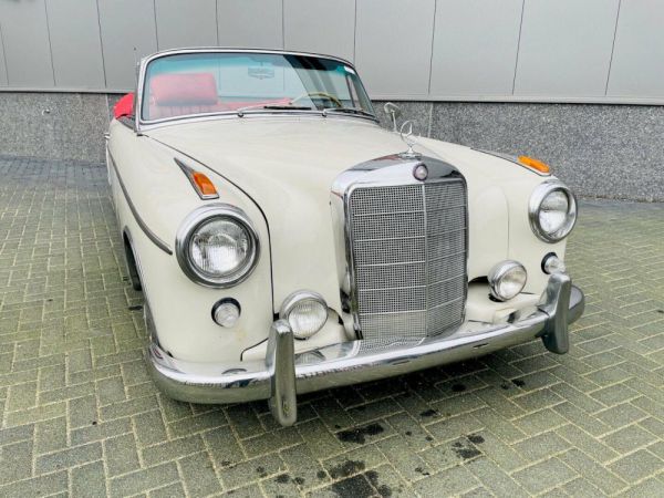 Mercedes-Benz 220 SE Cabriolet 1961 24071