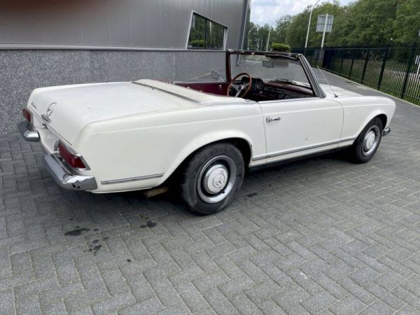 Mercedes-Benz 230 SL 1965 100511