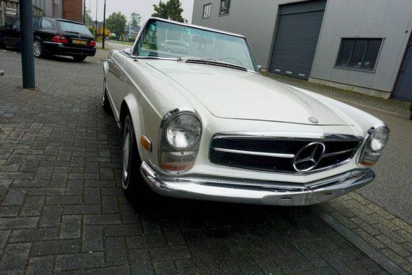 Mercedes-Benz 280 SL 1967 101062